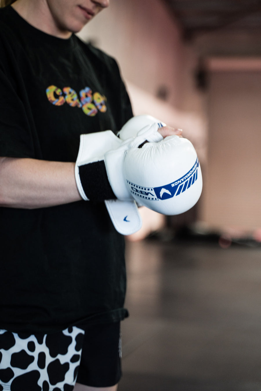 VERO Counter-Series MMA sparring gloves in white and blue — 8oz cowhide leather